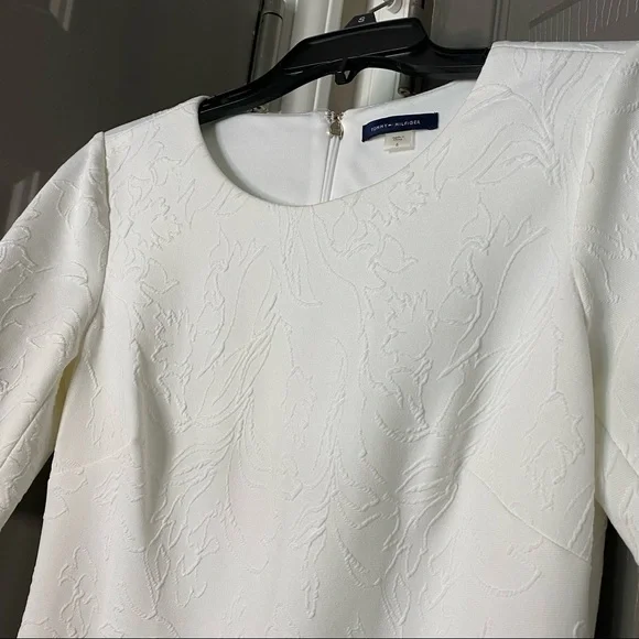 Tommy Hilfiger Ivory / Winter White Textured Sheath Dress Size 6 - Picture 2 of 12